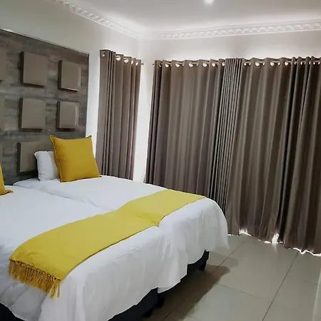 8Sindoor Indoor Pool4 Bedroom Villagreat View And Backup Power Clarens Exterior photo