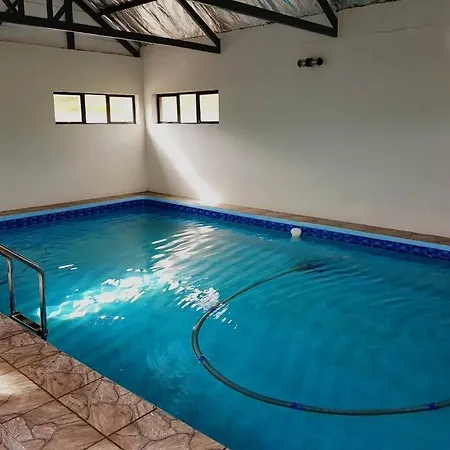 8Sindoor Indoor Pool4 Bedroom Villagreat View And Backup Power Clarens Exterior photo
