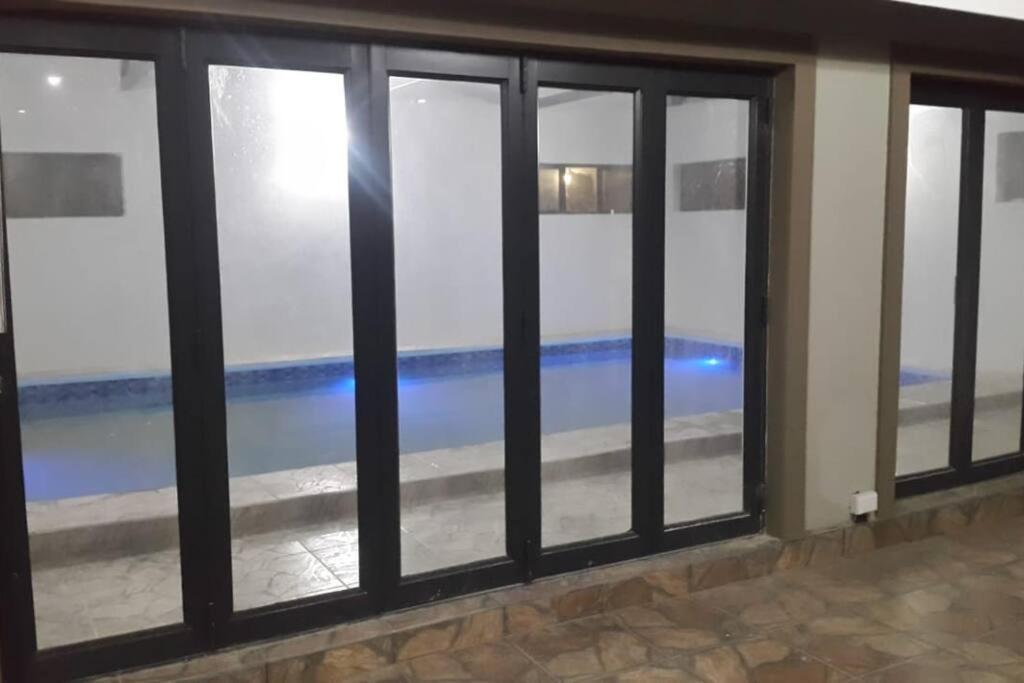 8sindoor Indoor Pool4 Bedroom Villagreat View And Backup Power *