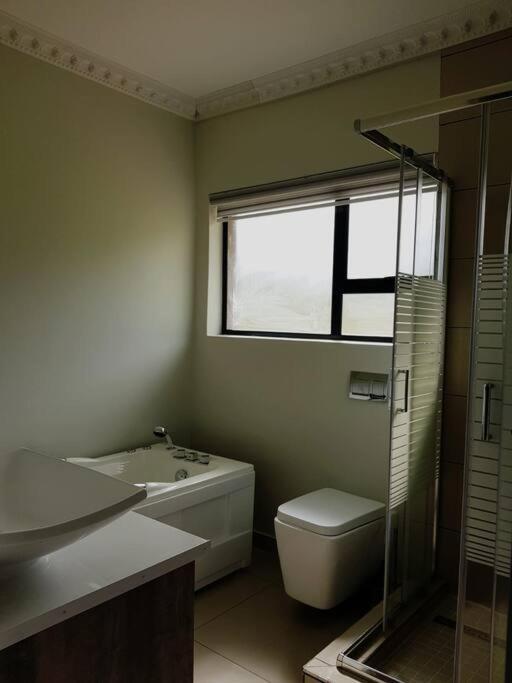 8sindoor Indoor Pool4 Bedroom Villagreat View And Backup Power * Clarens